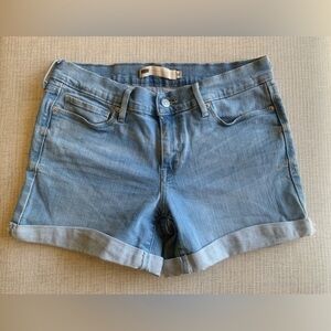 Levi’s Denim Light Wash Shorts Sz 28